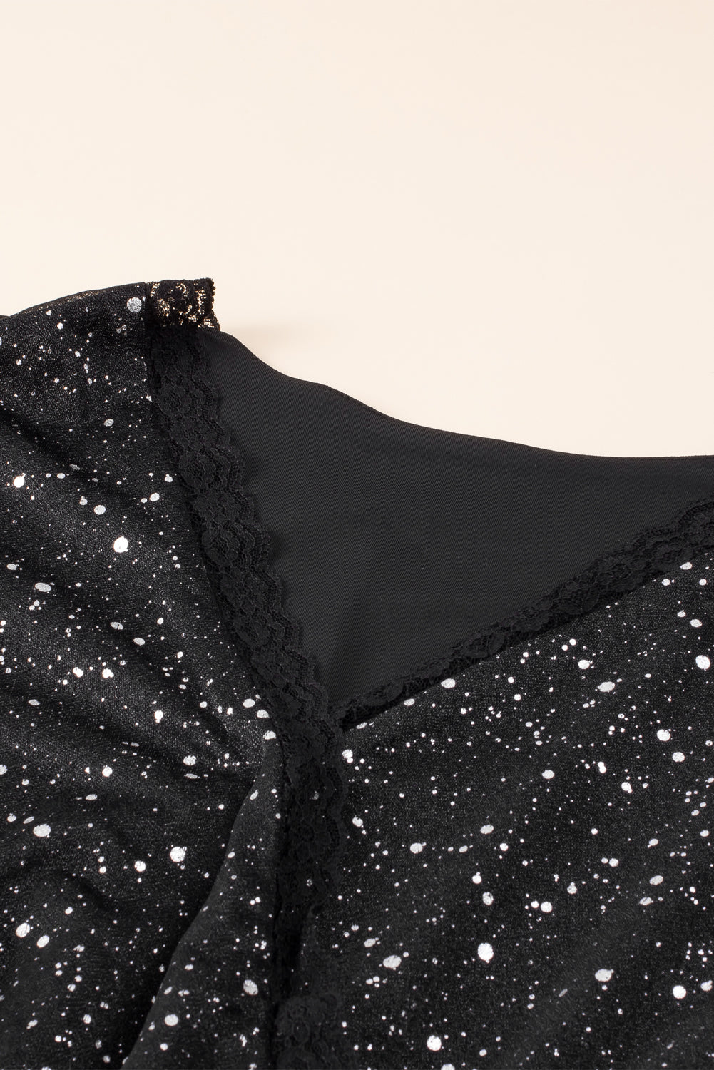 Chic Black Glitter Dress Featuring a Sophisticated Mesh Overlay