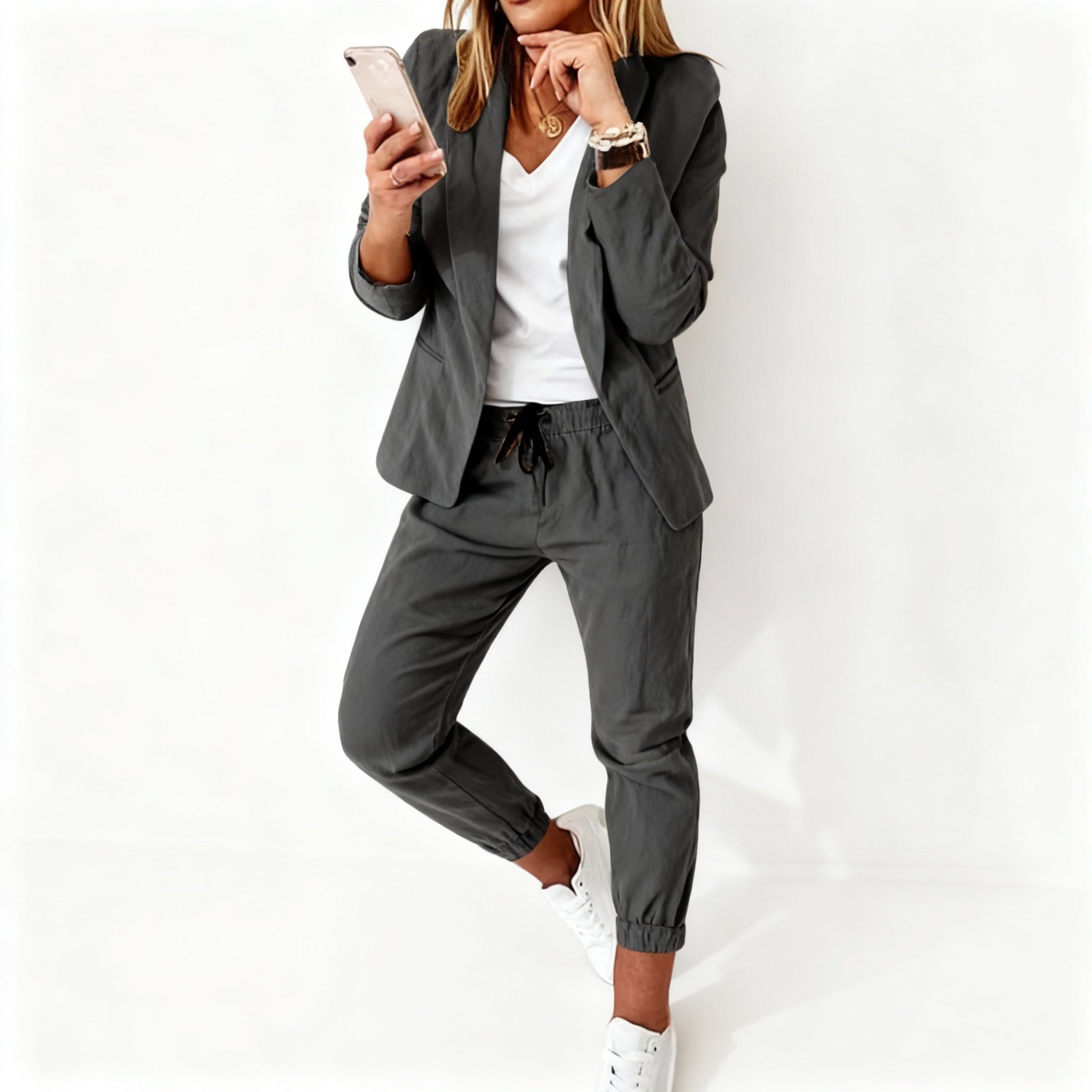 Stylish Women's Blazer and Jogger Set – Coordinated Blazer and Pants Outfit