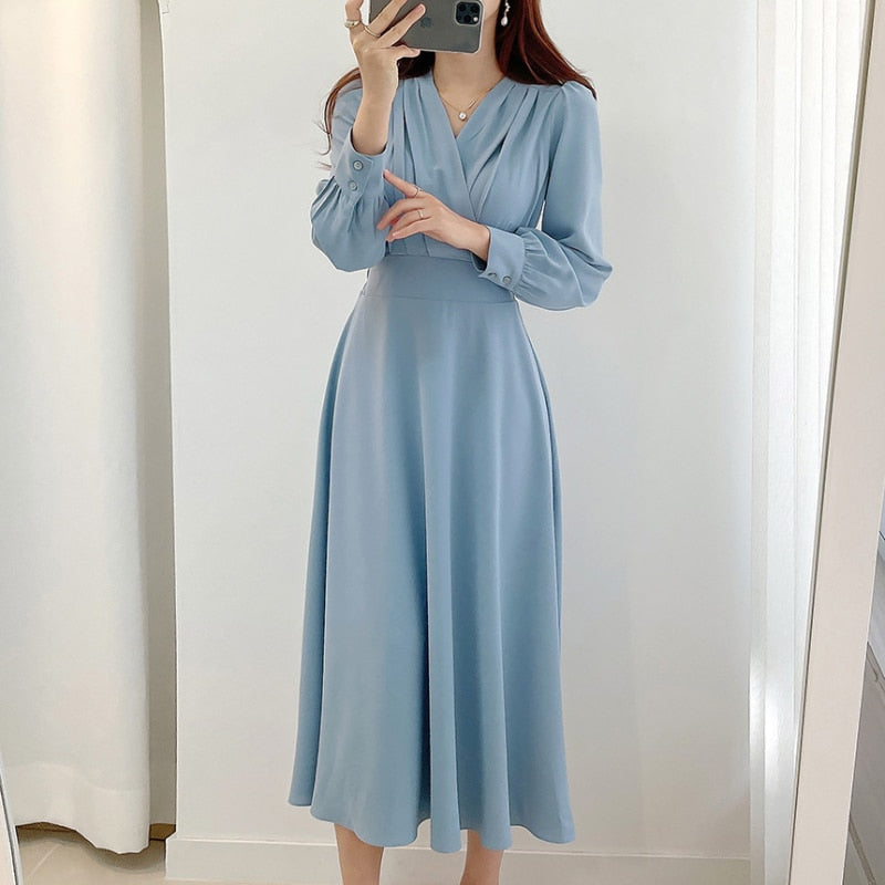 Chic A-Line Dress with V-Neck and Puff Sleeves